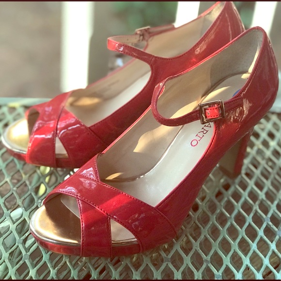 Franco Sarto Shoes - NWT FRANCO SARTO // Coral Peeptoe Patent Heels
